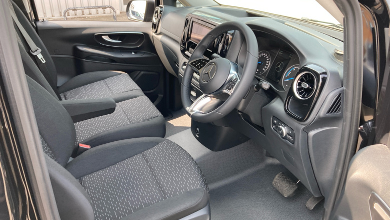 Mercedes-Benz Vito ETourer L2 Electric Fwd 150kW 100kWh Select 9-Seater Auto